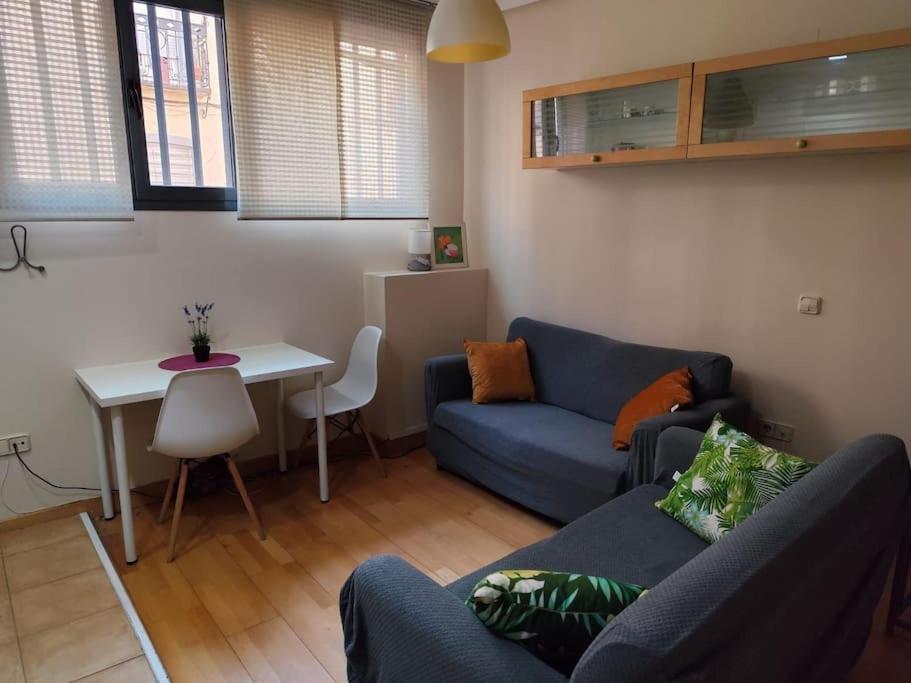 Cozy In Center, Near Bernabeu * Madryt